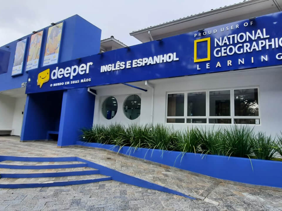 Fachada da escola de idiomas Deeper São Carlos